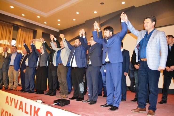 Ak Parti Ayvalık İlçe Kongresi’nde Başkanlığa Hasan Kıtay Seçildi