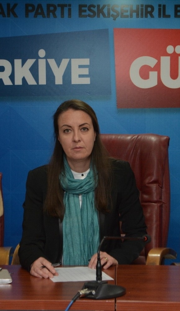 Ak Parti Eskişehir İl Kadın Kolları Başkanı Yalçın’dan Kadına Yönelik Şiddetle Mücadele Günü Açıklaması