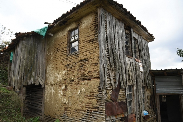 Tekkeköy Belediyesi, Bir Aileyi Sıcak Yuvaya Kavuşturdu