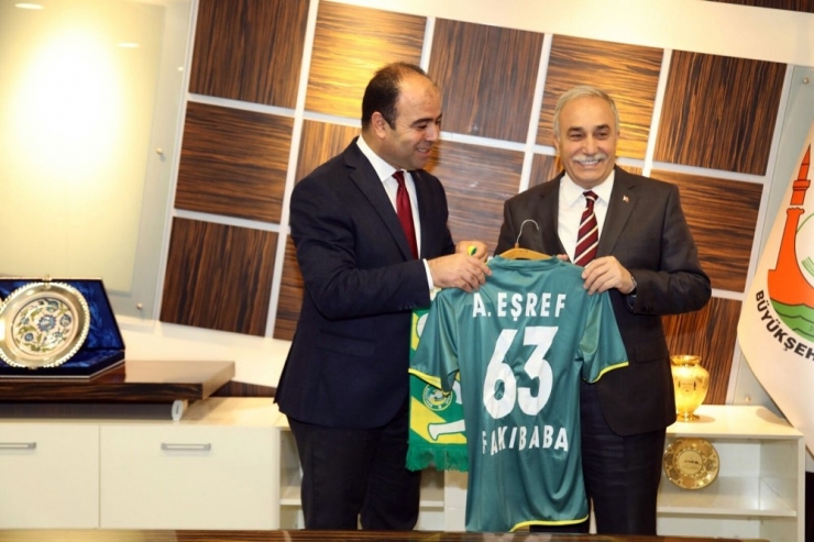 Gençlik Ve Spor Bakanı Bak Şanlıurfa Büyükşehir Belediyesini Ziyaret Etti