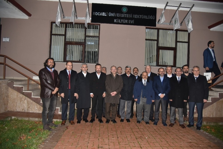 Prof. Dr. İsmail Kara, Kitap Okuma Atölyesi’nde