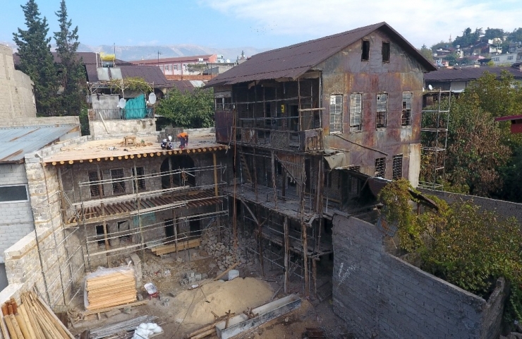 Konak Restorasyonunda ‘Roma Mezarlığı’ Bulundu