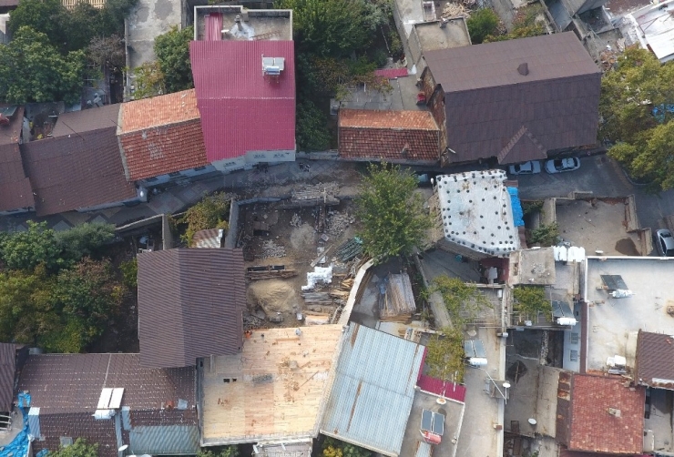 Konak Restorasyonunda ‘Roma Mezarlığı’ Bulundu