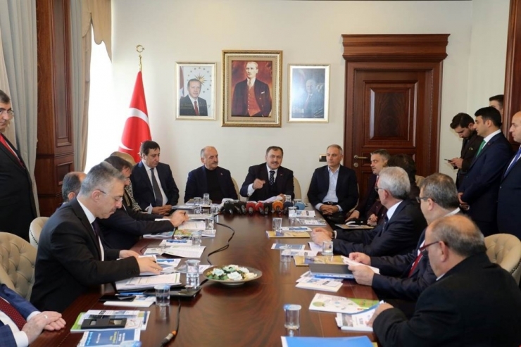 Bakan Eroğlu: “Uludağ’da Bundan Sonra Bir Santimetre Bile Kaçak Yapı Yapılamayacak”