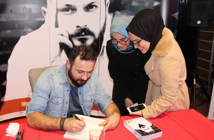 Ünlü Yazar Samsunlularla Buluştu