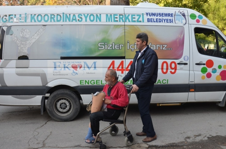 Yunusemre Belediyesi Engelli Ve Yaşlı Adama Sahip Çıktı