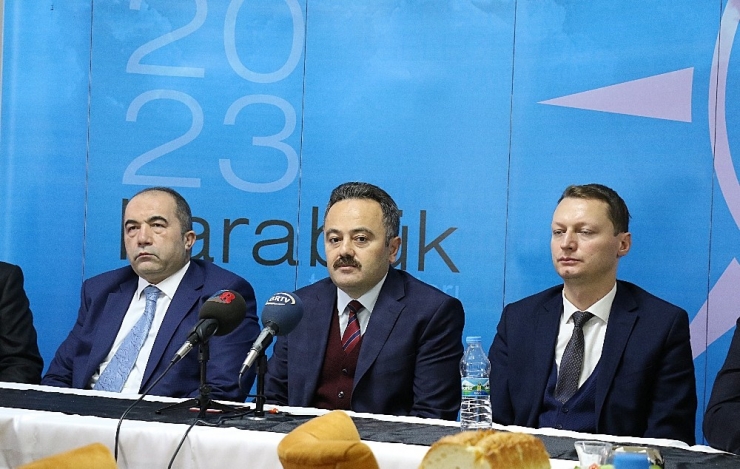 Ak Parti İl Yönetimi Basınla Bir Araya Geldi