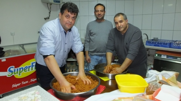 Berberdi, Çiğ Köfteci Oldu