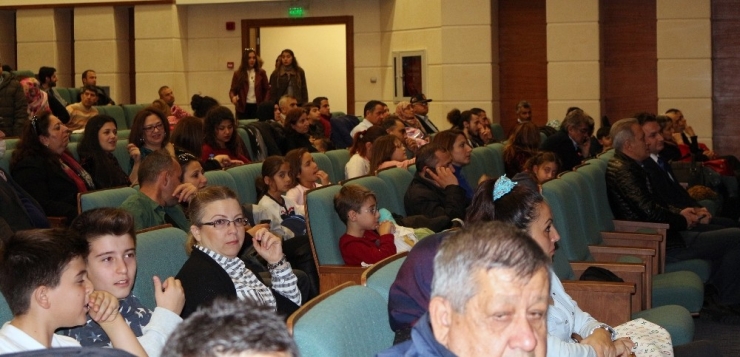 Bilsem Çocuk Korosu Öğretmenler İçin Konser Verdi