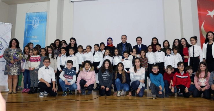 Bilsem Çocuk Korosu Öğretmenler İçin Konser Verdi