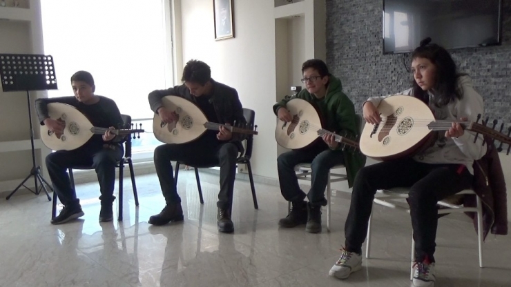 Üniversite Öğrencisi Gençten, Yetenekli Çocuklar İçin Büyük Adım