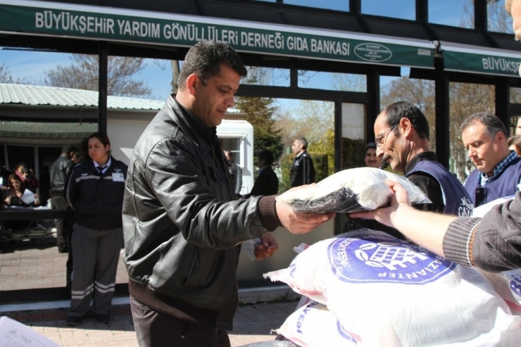Büyükşehir Yardıma Muhtaç Aileleri Tespit Etti