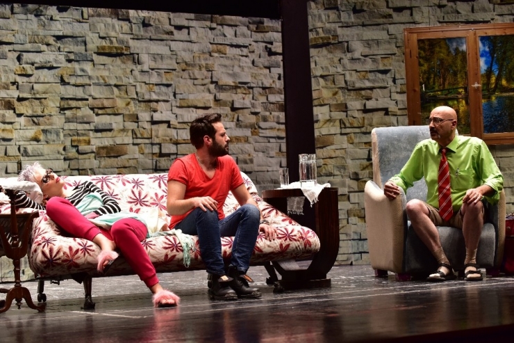 “Can Erik” Adlı Oyun Tiyatro Severlerle Buluştu