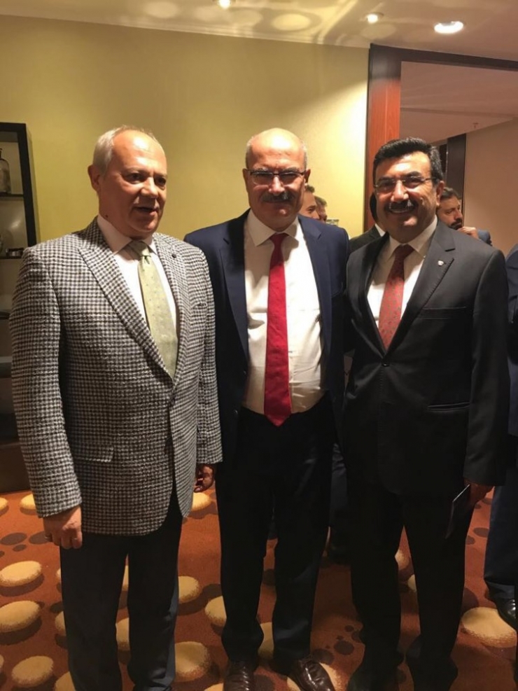 Bektaş, Direkt Uçuşlara Destek Olmak İçin Frankfurt’a Gitti