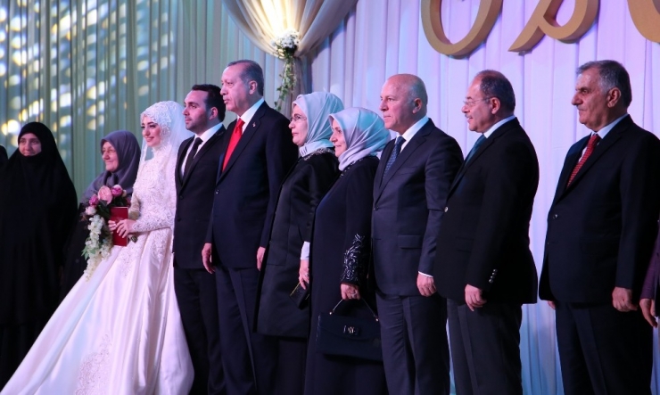 Cumhurbaşkanı Erdoğan, Sekmen Ailesinin Mutlu Gününe Ortak Oldu