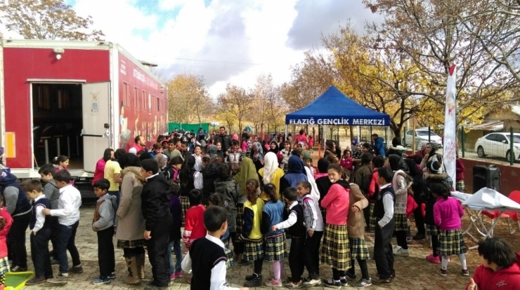 Mobil Merkez, Kovancılar’da Çocuklarla Buluştu