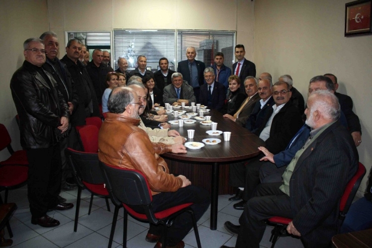 Başkan Karaosmanoğlu Bir Gününü Gölcük’e Ayırdı