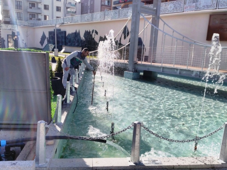 İzmit Belediyesi’nden Parklardaki Olumsuzluklara Anında Çözüm