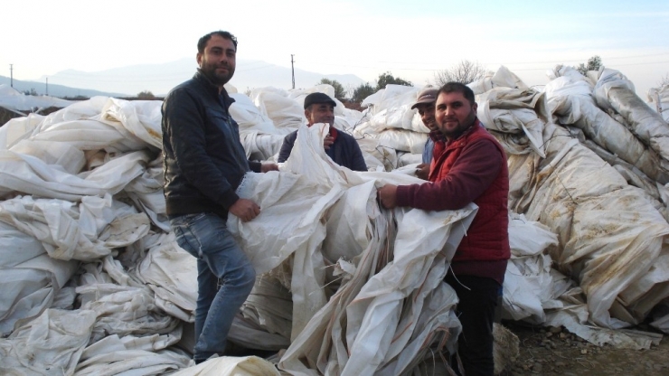 Sarıgöl’de Bağ Örtüleri Geri Dönüşüme Kazandırılıyor