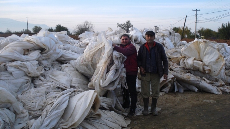 Sarıgöl’de Bağ Örtüleri Geri Dönüşüme Kazandırılıyor