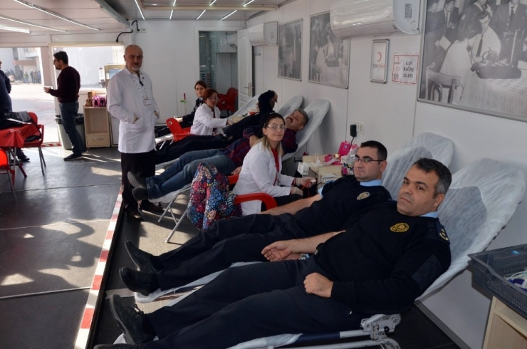 Lösemi Hastası Çınar İçin Uygun Donör Aranıyor