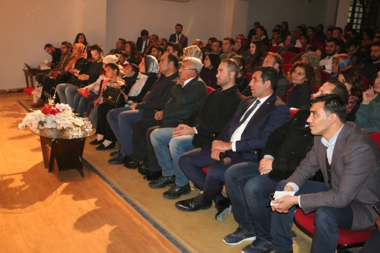 Şehir Tiyatrosu Öğretmenler İçin Sahne Aldı