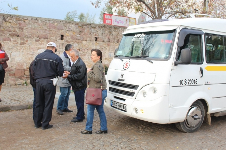 Okul Aile Birliği Servis Araçlarını Denetledi
