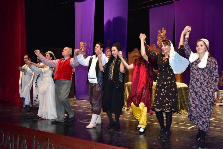 Tiyatro Oyunuyla “Kadına Karşı Şiddete Dur Deyin” Mesajı Verildi