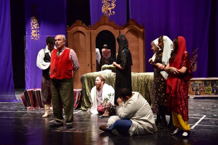 Tiyatro Oyunuyla “Kadına Karşı Şiddete Dur Deyin” Mesajı Verildi