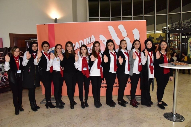 Tiyatro Oyunuyla “Kadına Karşı Şiddete Dur Deyin” Mesajı Verildi