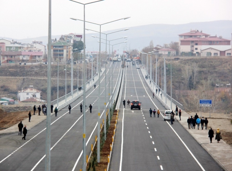 Bingöl Çapakçur Viyadüğü Hizmete Açıldı