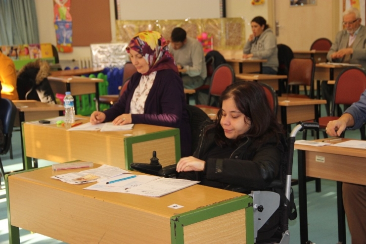 Hafta Sonu 5 Bin Engelli Öğrenci Açıköğretim Sınavınlarına Girdi
