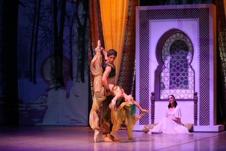 Antdob’dan "Fındıkkıran" Balesi