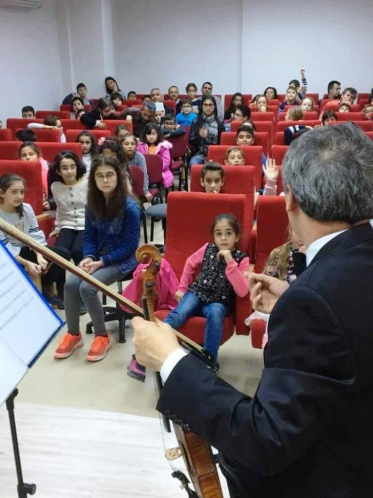 İzmir Devlet Senfoni Orkestrası, Aydın Bilim Sanat Merkezinde Konser Verdi