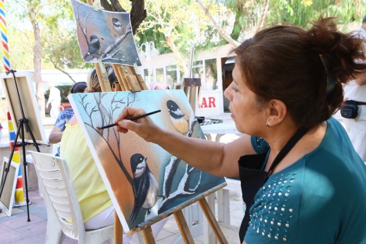 Profesyonel Ressamlara Taş Çıkartıyorlar