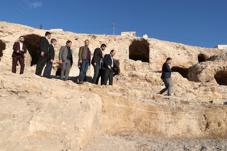 Şanlıurfa’da Roma Dönemine Ait 61 Kaya Mezarı Turizme Kazandırılacak