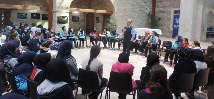 Eren Okurlarıyla Buluştu