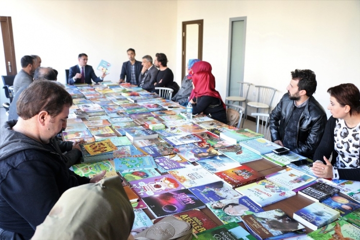 Kayapınar’daki Okullara 50 Adet Zenginleştirilmiş Kütüphane Yapılıyor