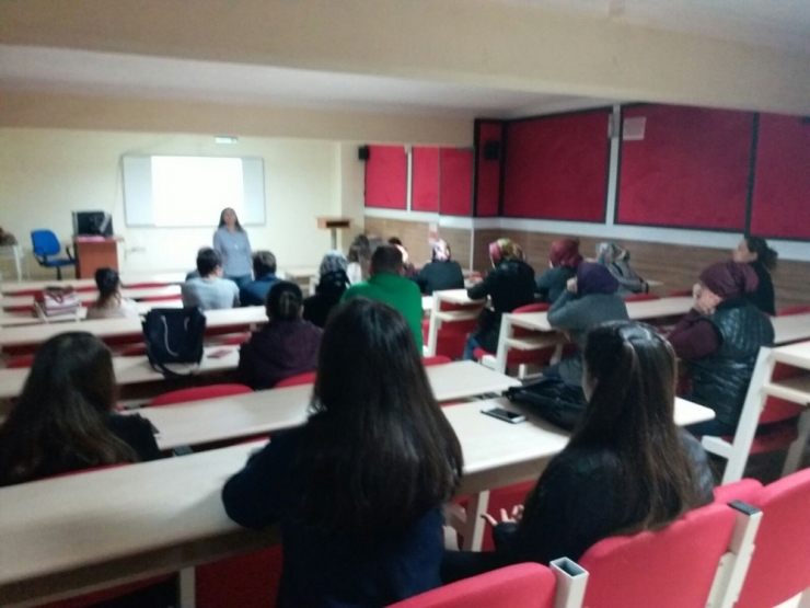 Burhaniye’de Gıda Hijyeni Kursu