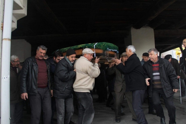 Gazeteci Kasım Girgin Son Yolculuğuna Uğurlandı