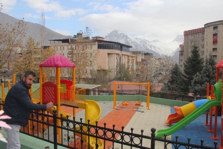 Hakkari’de Park Yenileme Çalışması