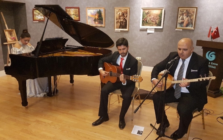 Budapeşte’de Otizmli Türk Kızından Piyano Konseri