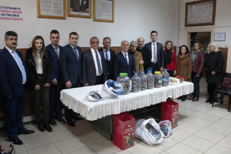 Öğrenciler 1 Ton Atık Pil Topladı