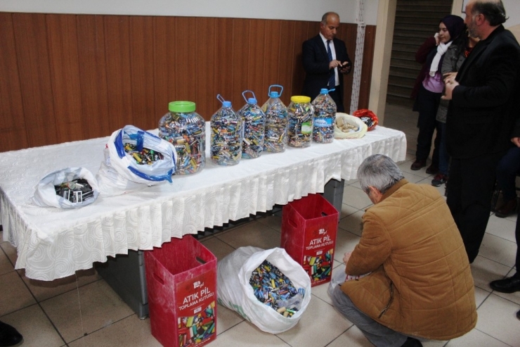 Öğrenciler 1 Ton Atık Pil Topladı