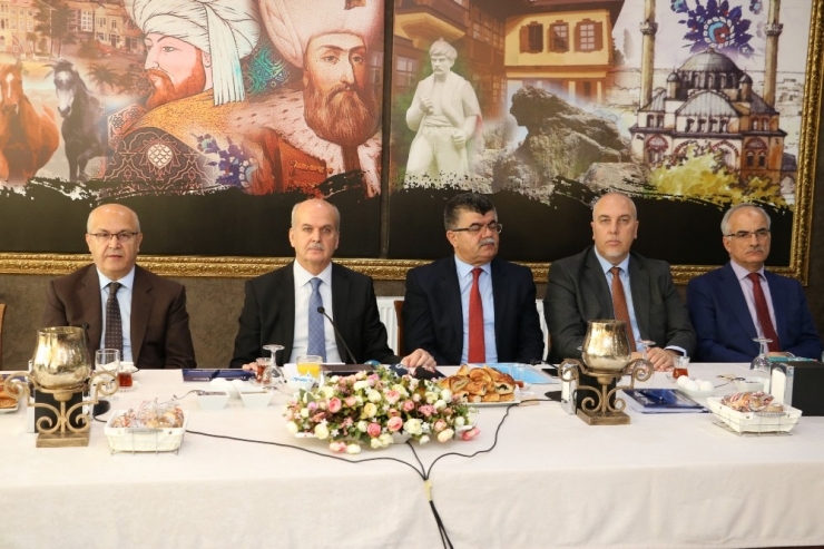 Manisa Cbü’de Fetö’den 132’si Akademik, 152 Personel Atıldı