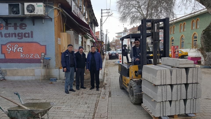 Pazaryeri’nde Kaldırım Çalışmaları Devam Ediyor
