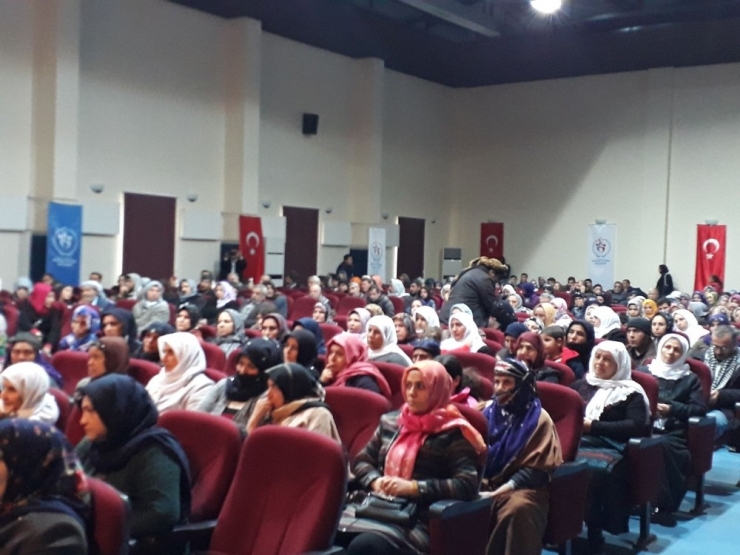 Siverek’te ’Kadına Yönelik Şiddetle Mücadele’ Semineri Düzenlendi
