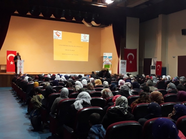 Siverek’te ’Kadına Yönelik Şiddetle Mücadele’ Semineri Düzenlendi