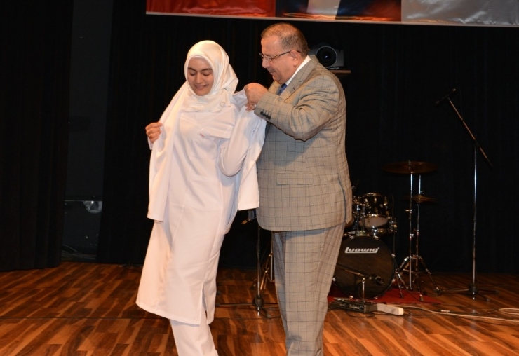 Sü Diş Hekimliği Fakültesinde Beyaz Önlük Heyecanı