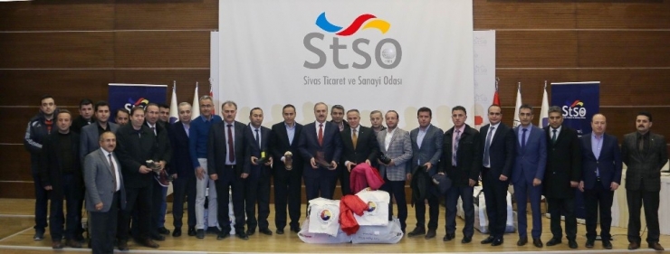 Stso’dan 400 Öğrenciye Kışlık Giyecek Yardımı